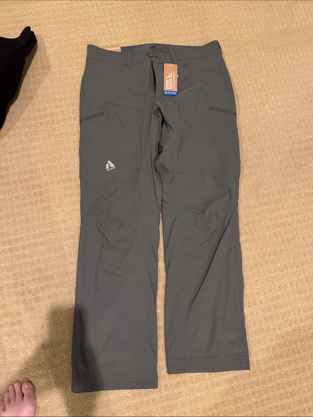 Eddie Bauer fleece lined Men's Cargo Pants - Olive Green. 35x32
